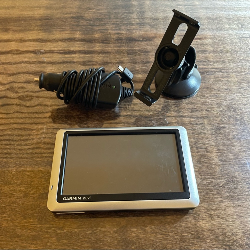 Garmin nüvi GPS Navigator - Black and Gray